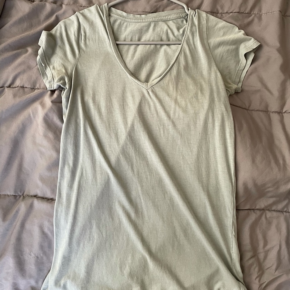 Everlane sea foam green V-neck T-shirt